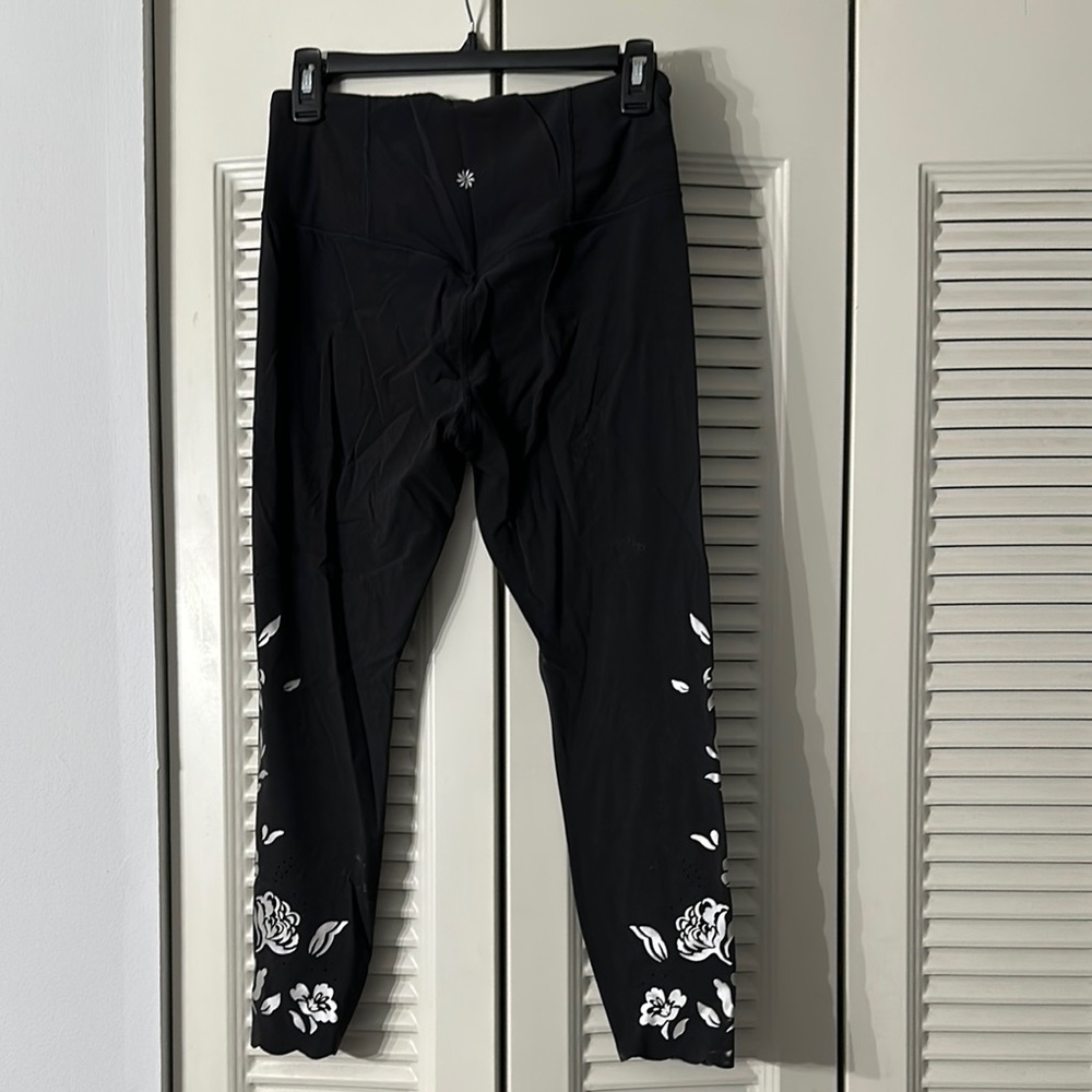 Black Athleta Leggings with White Floral Design (5) - Picture 2 of 3
